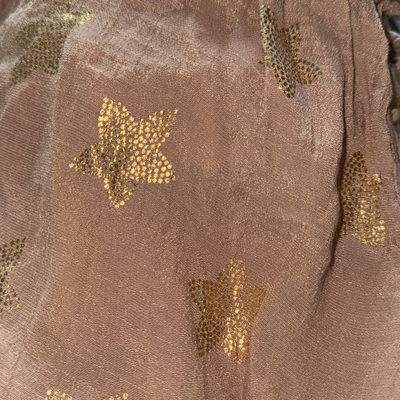 Alex & Parker blush tan gold stars split ruffle collar ties 3/4 sleeves top Sz M - Picture 6 of 8